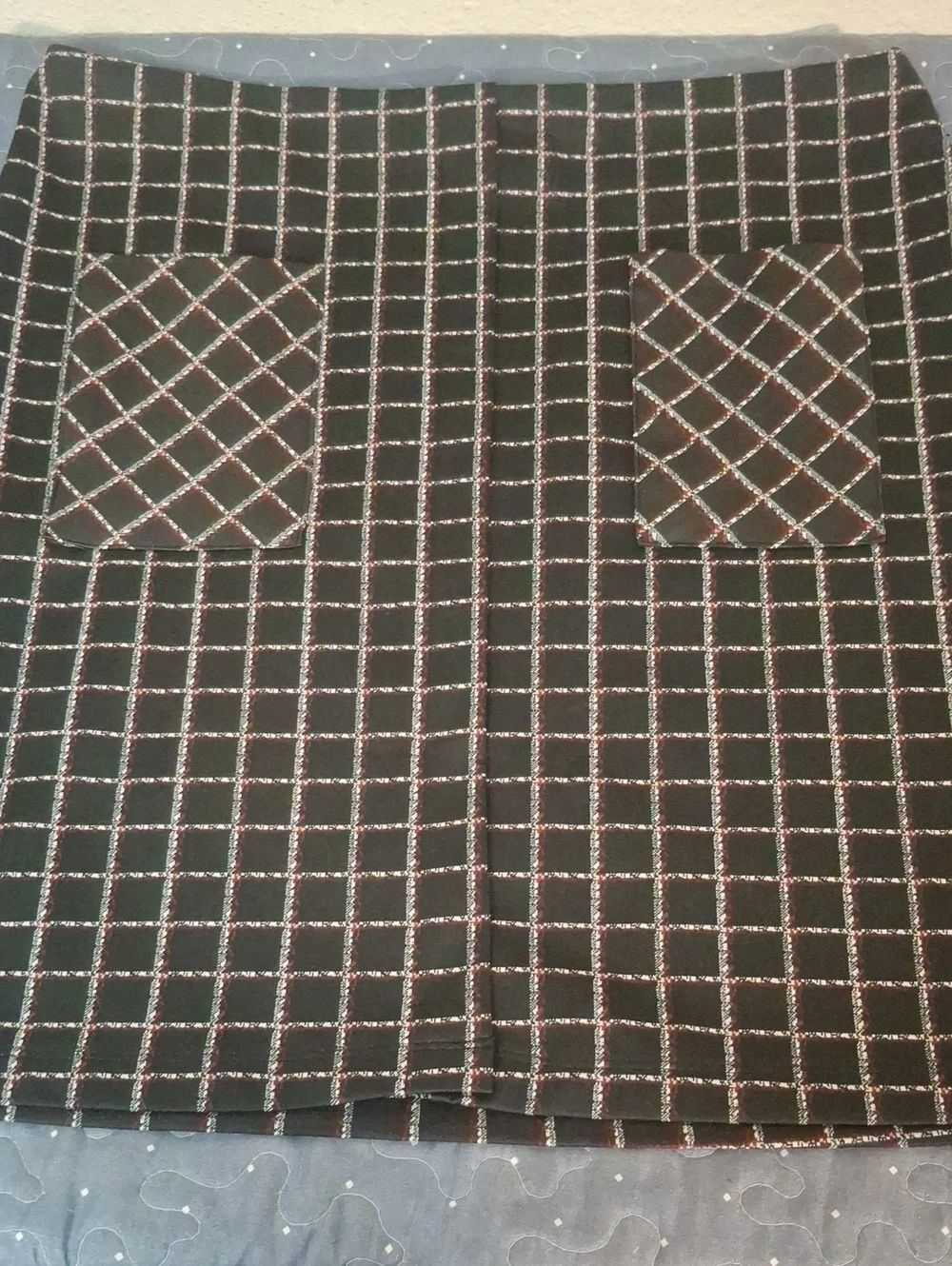 SOHO Black Grid Pattern Skirt with Front Patch Pockets size large